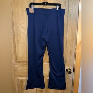 NWT!! VS PINK highwaisted short flare yoga pants. XXL